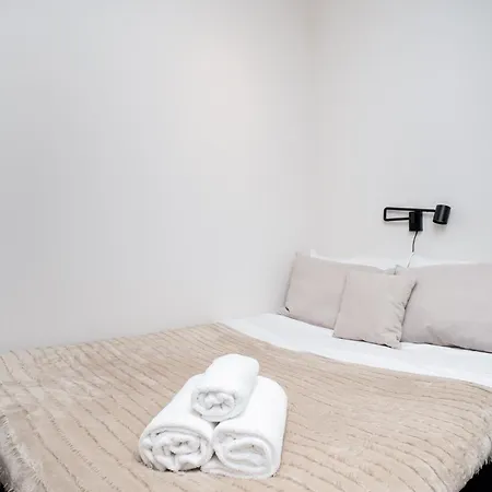 Kosciuszki Chic With Garden By Bookinghost *