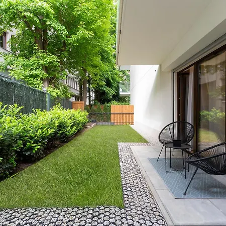 Kosciuszki Chic With Garden *