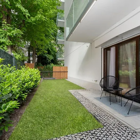 Kosciuszki Chic With Garden Apartment